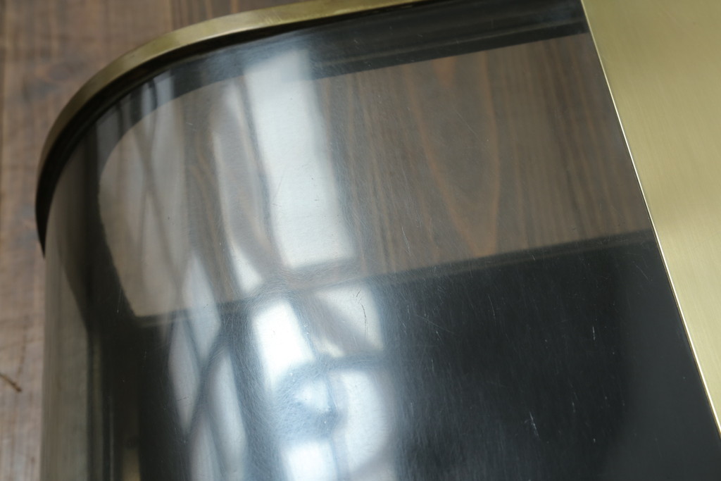 フランスアンティーク　激レアデザイン!　真鍮枠　ディスプレイにおすすめ!背面鏡張りのRガラス卓上ショーケース(ガラスケース、陳列棚、店舗什器、曲げガラス)(R-057258)