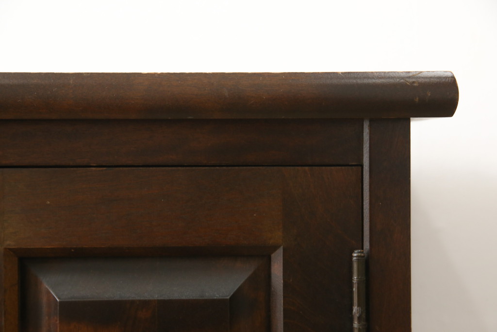 中古　北海道民芸家具　リメイク家具　上質な作りが魅力のサイドキャビネット(サイドチェスト、リビングボード、引き出し)(R-059739)