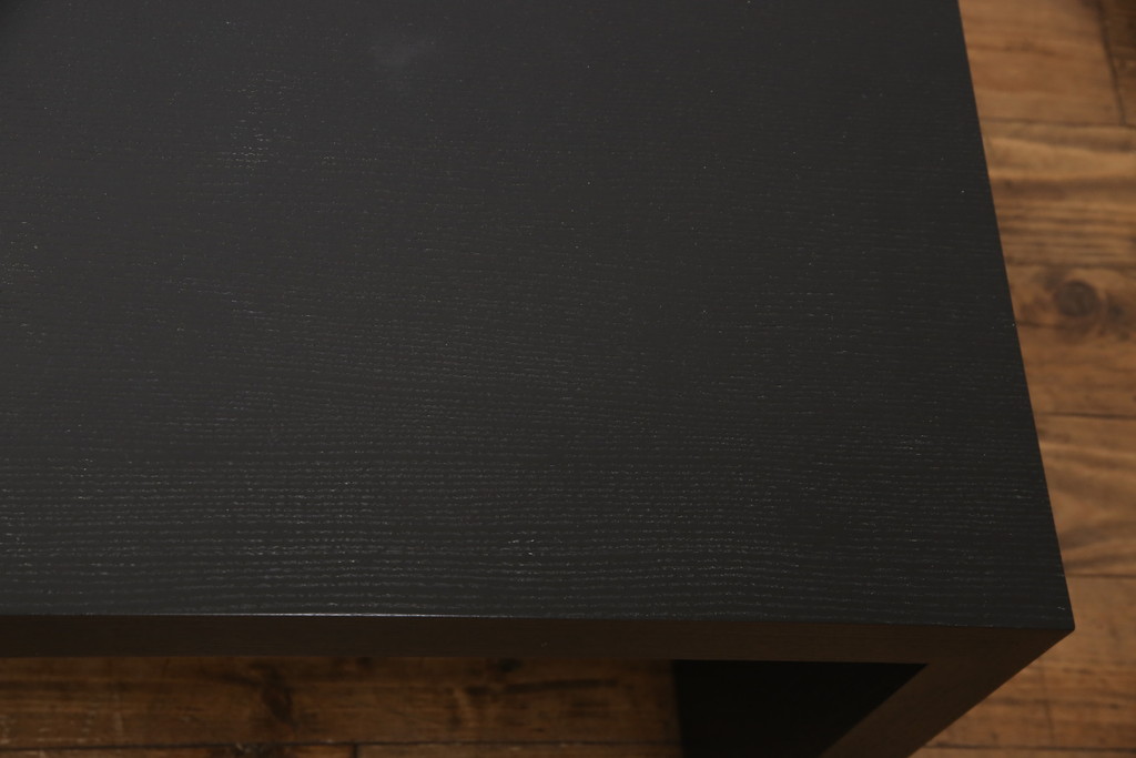 中古　美品　IDC大塚家具取り扱い　オーストリア　ヴィットマン(WITTMANN)　シンプルモダンなデザインが魅力のキャスター付きセンターテーブル(ローテーブル、リビングテーブル)(R-054977)