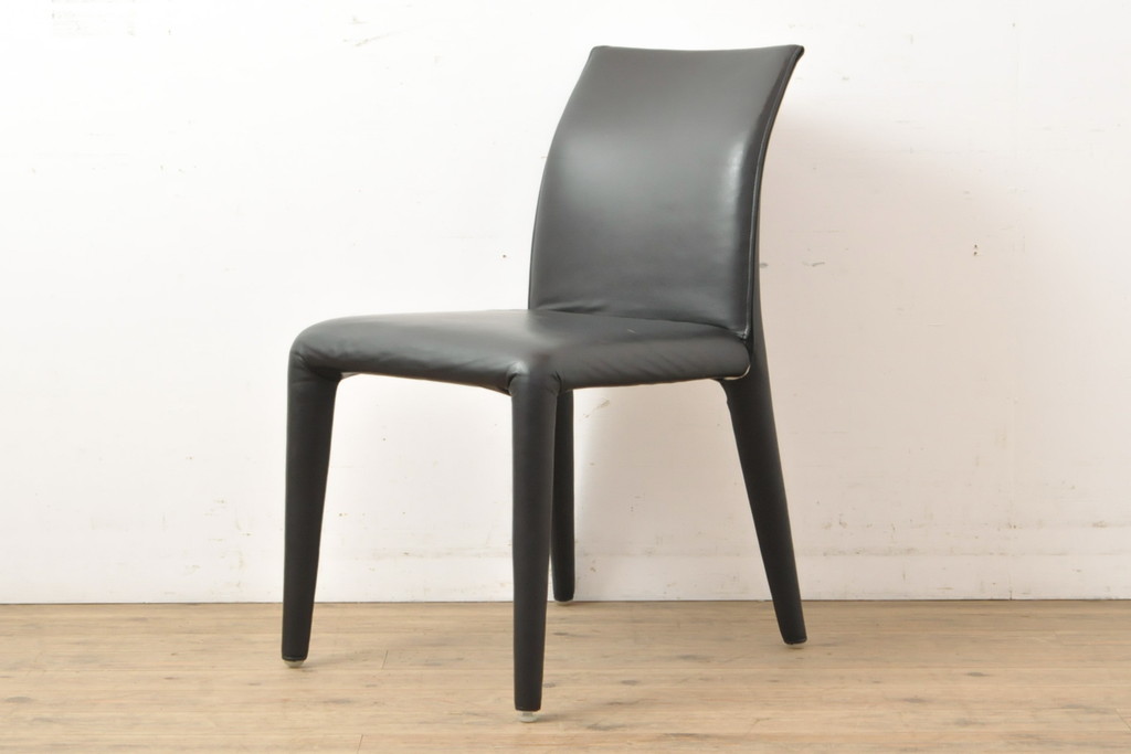 中古　美品　B&B　イタリア　MARIO BELLINI(マリオ・ベリーニ) VOL AU VENT(ヴォロ ヴァン)　モダンでスタイリッシュな空間づくりにおすすめのレザーチェア(椅子、ダイニングチェア)(定価約23万円)(R-055391)