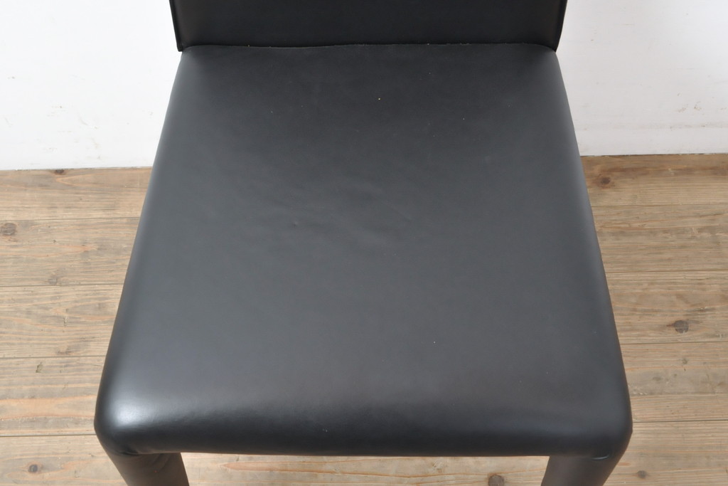中古　美品　B&B　イタリア　MARIO BELLINI(マリオ・ベリーニ) VOL AU VENT(ヴォロ ヴァン)　モダンでスタイリッシュな空間づくりにおすすめのレザーチェア(椅子、ダイニングチェア)(定価約23万円)(R-055393)