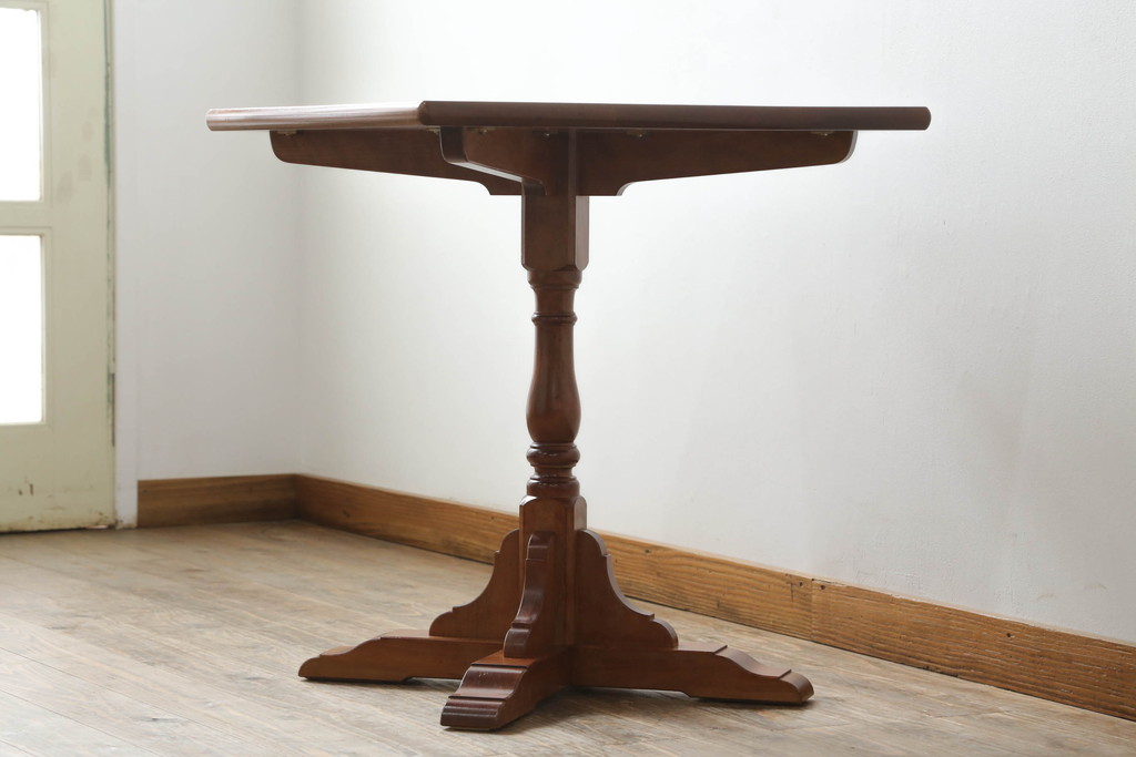 中古　松本民芸家具　凝った脚のデザインが目を惹くサイドテーブル(2人掛け、2P、ダイニングテーブル、カフェテーブル)(R-061706)