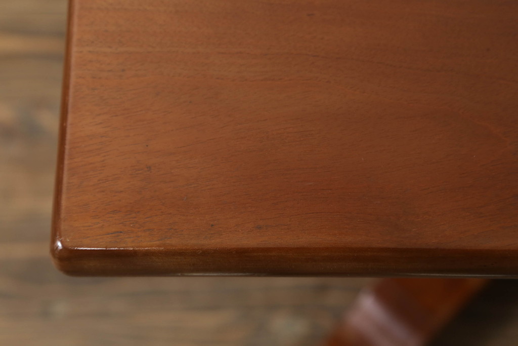中古　松本民芸家具　凝った脚のデザインが目を惹くサイドテーブル(2人掛け、2P、ダイニングテーブル、カフェテーブル)(R-061706)