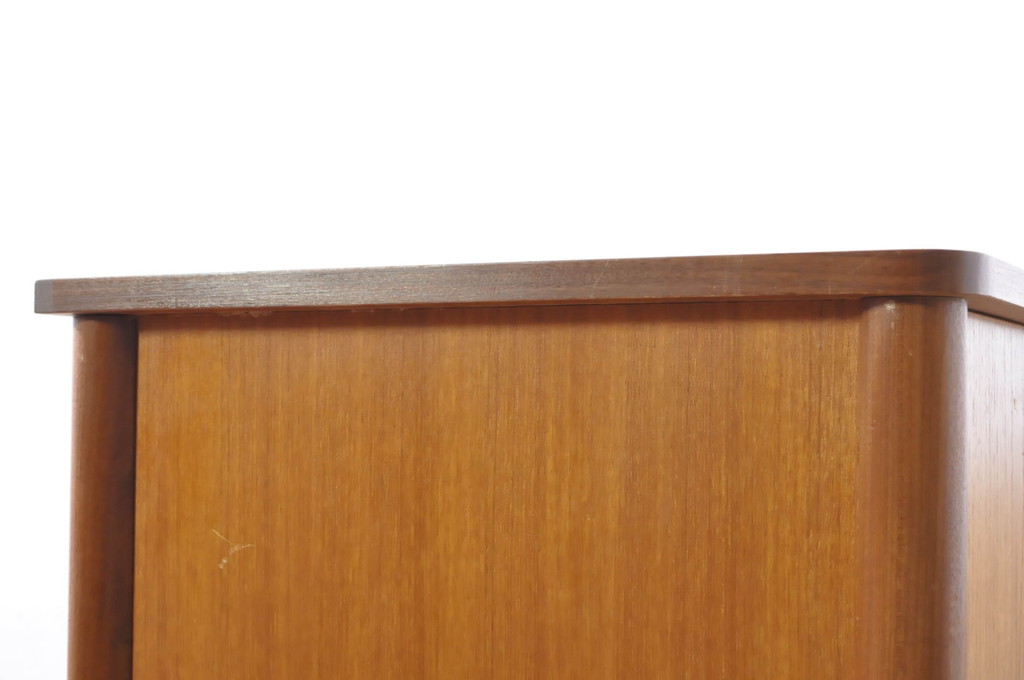 イギリスビンテージ　VANSON(ヴァンソン)　チーク材　シンプルなデザインが魅力のサイドボード(サイドキャビネット、リビングボード、収納棚、戸棚、引き出し、ヴィンテージ、英国)(R-065853)
