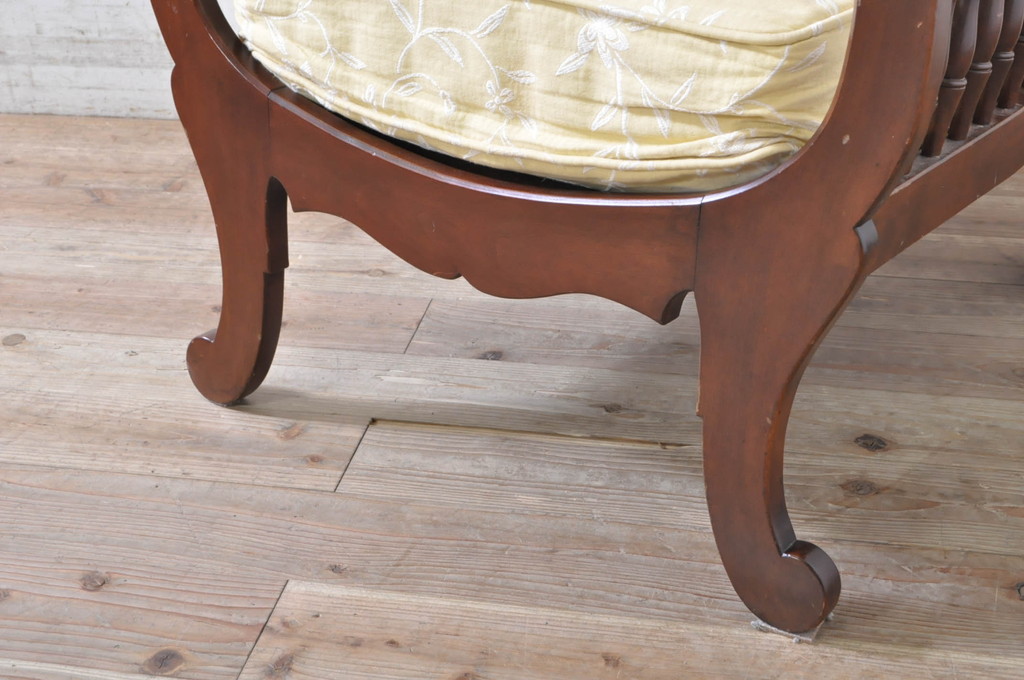 中古　高級品!!　木製フレームの特徴的なデザインが魅力的!作りの良い民芸ラウンジチェア2脚セット(イージーチェア、サロンチェア、アームチェア、一人掛け、1人掛け、椅子、イス)(R-072205)