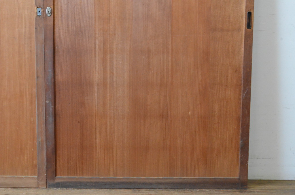 アンティーク建具　昭和初期　上手物!!　美しい柾目が魅力の舞良戸2枚セット(まいらど、板戸、引き戸)(R-065252)