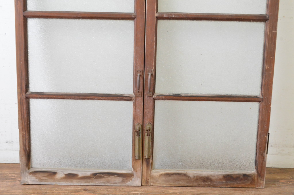 アンティーク建具　ペイント仕上げ限定　古い洋館で使われていた両開き窓と回転窓のセット(突き出し窓、ガラス扉、明かり取り、明り取り)(R-064976)