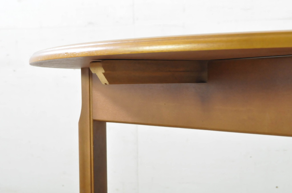 イギリスビンテージ　メレデュー(meredew)　チーク材　ビーチ材　洗練された佇まいが魅力のダイニングテーブル(4人掛け、6人掛け、エクステンションテーブル、拡張式テーブル、オーバル型、食卓、ヴィンテージ、英国)(R-065817)