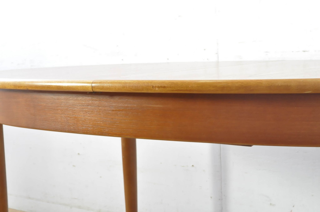 イギリスビンテージ　チーク材　北欧スタイルにおすすめなダイニングテーブル(4人掛け、6人掛け、エクステンションテーブル、拡張式テーブル、オーバル型、食卓、ヴィンテージ、英国)(R-065818)
