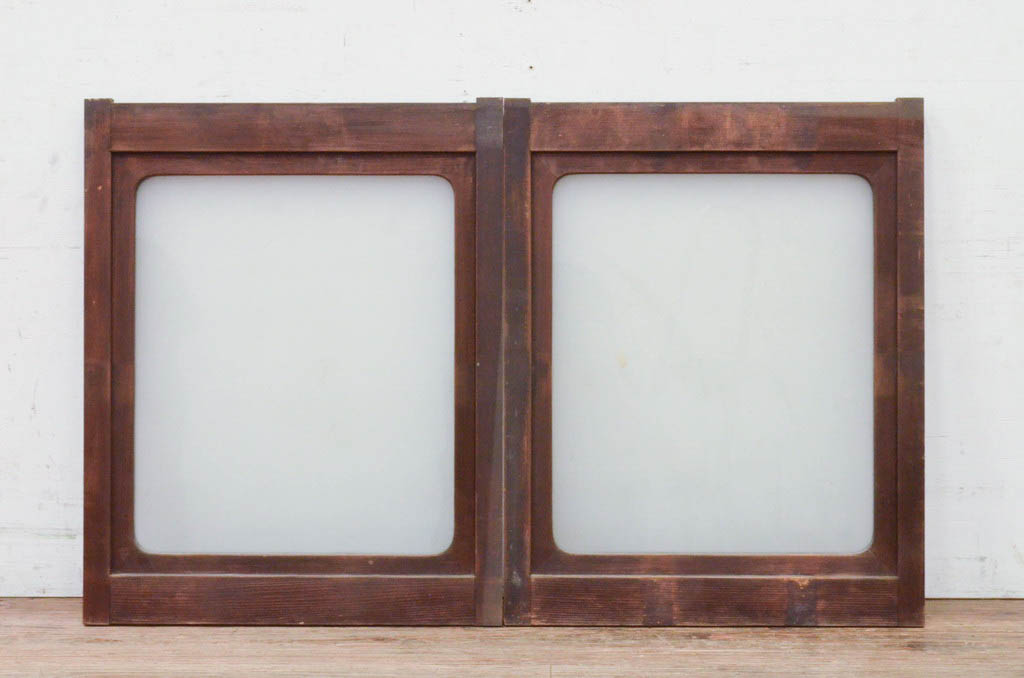 アンティーク建具　落ち着いた和の雰囲気漂うガラス窓2枚セット(引き戸、ガラス戸)(R-072114)