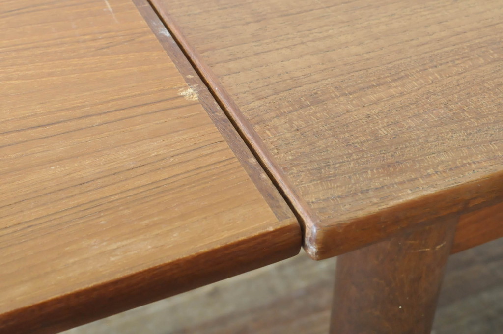 イギリスビンテージ　チーク材の温かみのある木味が魅力のダイニングテーブル(4人掛け、6人掛け、8人掛け、エクステンションテーブル、拡張式テーブル、食卓、ヴィンテージ、英国)(R-065819)