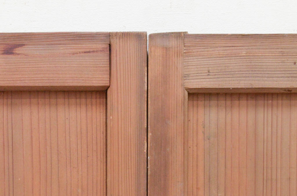 アンティーク建具　杉(スギ)材　温かみのある木味が魅力の板戸窓2枚セット(引き戸)(R-072123)