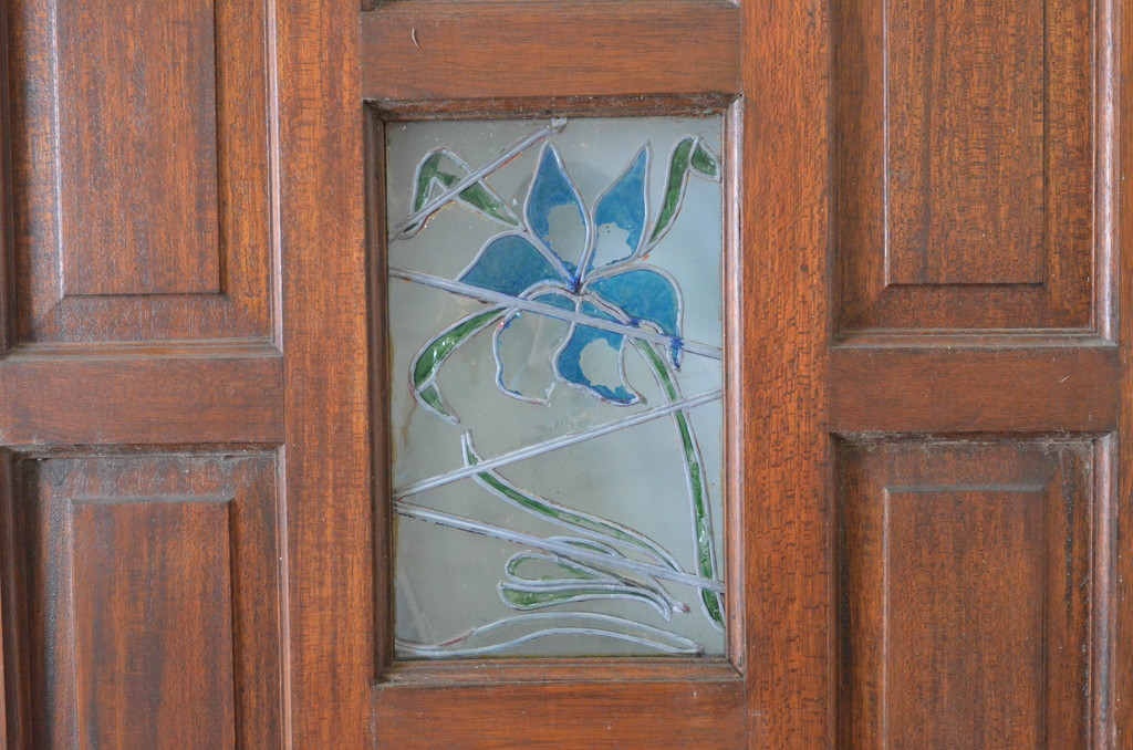 イギリスアンティーク!　ステンドグラス風のガラスが入ったレイズドパネル(盛り上がった鏡板)ドア1枚　(英国、玄関ドア、玄関扉、建具)(R-064962)