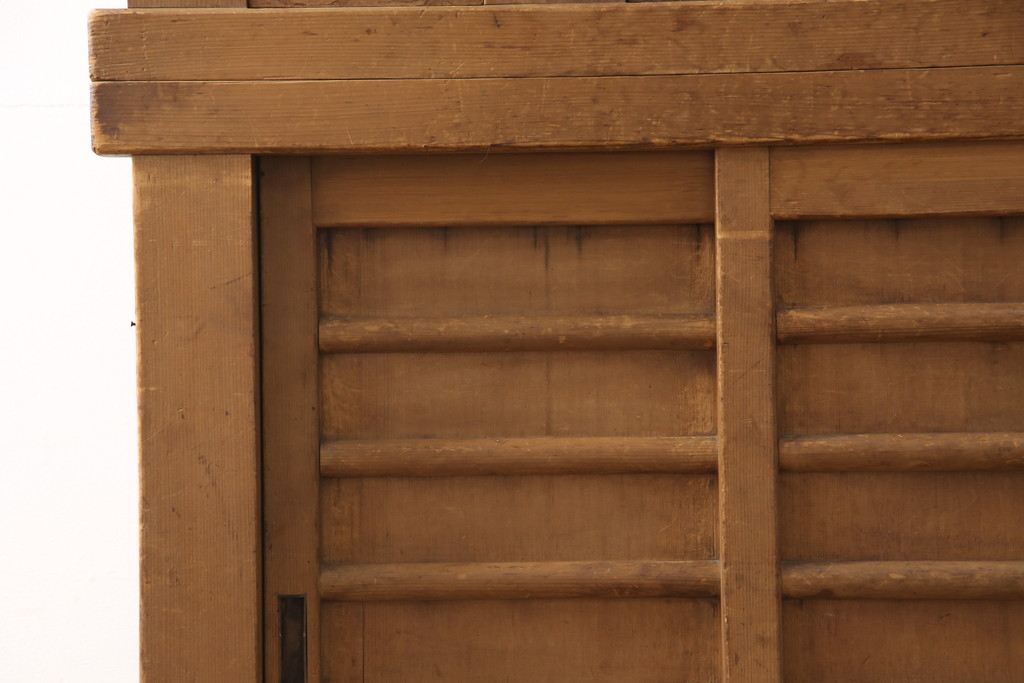 和製アンティーク　古い時代の味わいがお楽しみいただける三尺水屋箪笥(収納棚、戸棚、キャビネット、食器棚)(R-055674)