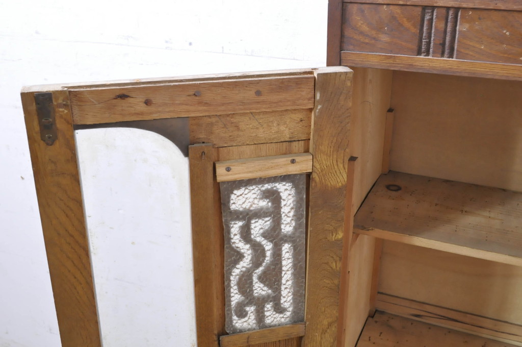 和製アンティーク　使い込まれた風合いが味わい深い栓材の透かし彫り本箱(ブックケース、サイドキャビネット、収納棚、戸棚)(R-071314)