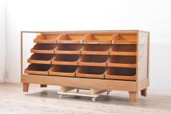 イギリスアンティーク　オーク材　珍しいデザインが特徴的なサイドテーブル(飾り台、ナイトテーブル)(R-052687)