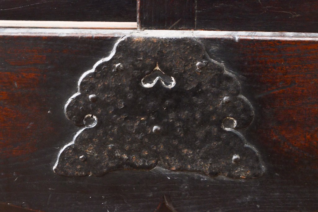 和製アンティーク　江戸時代　古作　古き時代の風合いが味のある大型車箪笥(時代箪笥、収納棚、戸棚)(R-055757)