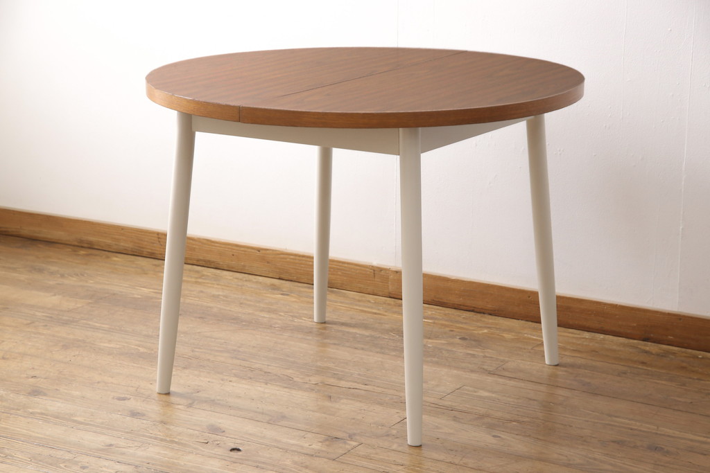 北欧ヴィンテージ　明るいカラーが和やかな空間を演出するエクステンションテーブル(ダイニングテーブル、ラウンドテーブル、食卓、ビンテージ)(R-051050)