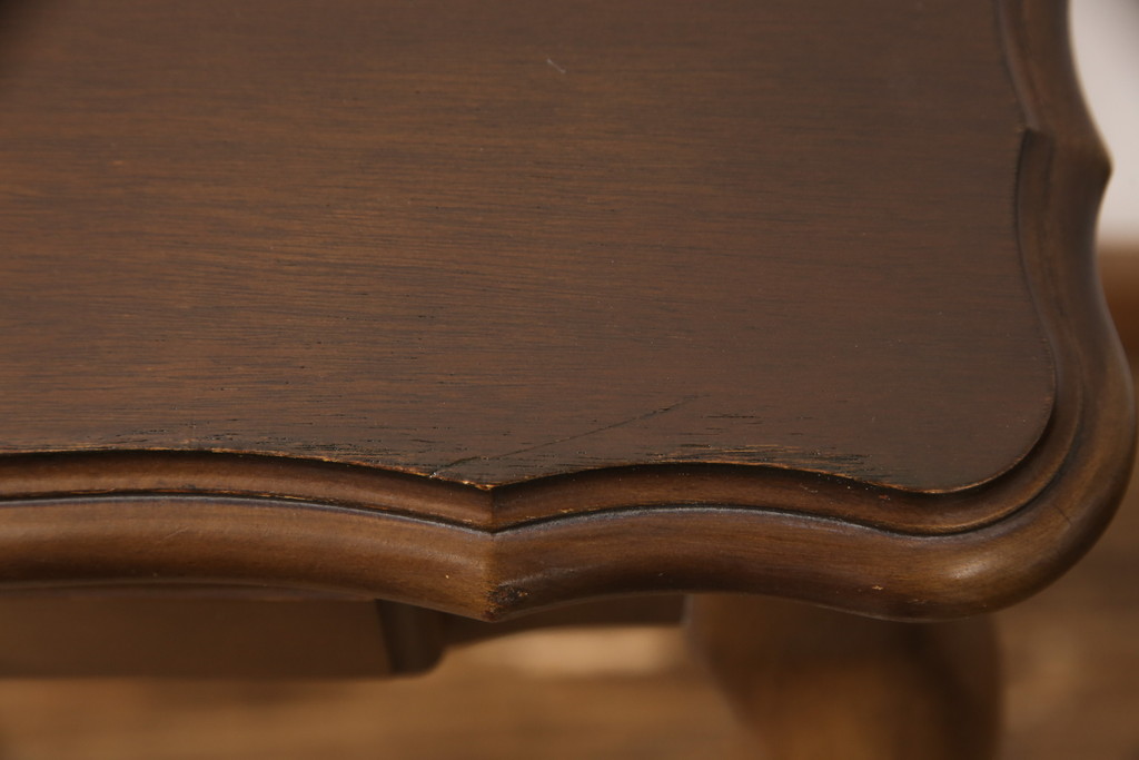 中古　カリモク家具(karimoku)　ネオクラシック　優美なシルエットが気品あるコンソールテーブル(サイドテーブル、飾り台、花台)(R-053347)
