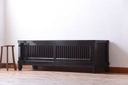 中古　カリモク家具(karimoku)　domani(ドマーニ)　Morganton(モーガントン)　スリムで背の高いガラスキャビネット(定価約30万円)(ガラスケース、飾り棚、陳列棚)(R-056797)