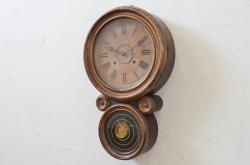 アンティーク時計　アメリカ　E. INGRAHAM&CO(イングラハム)　振り子の意匠が魅力的な本だるま時計(四つ丸本ダルマ時計、掛け時計、柱時計、古時計、振り子時計)(R-072256)