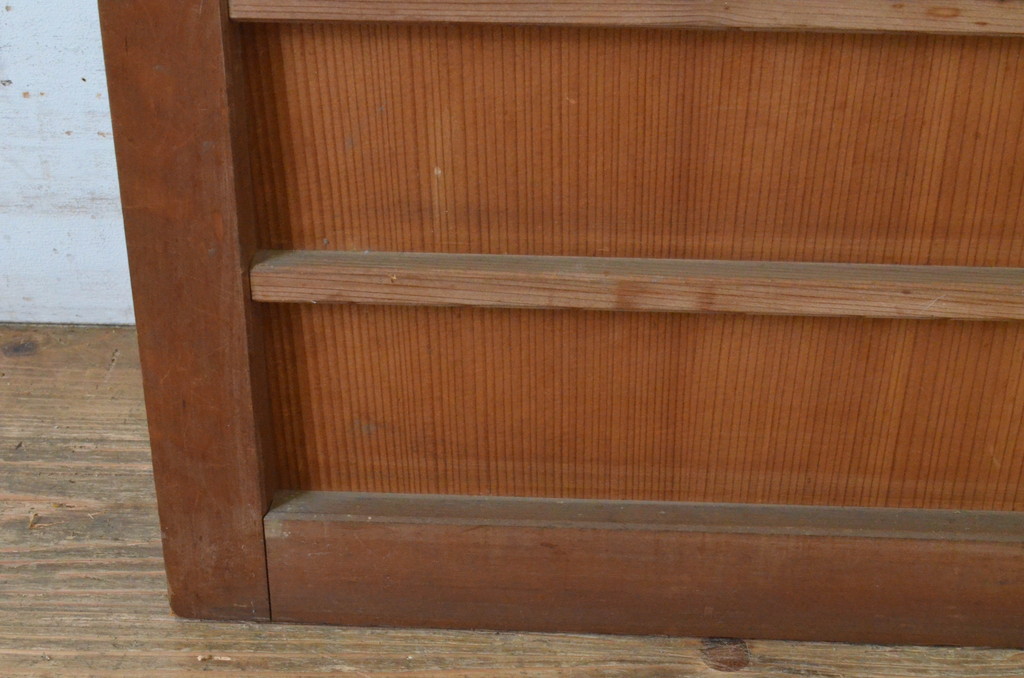 アンティーク建具　昭和初期　上手物!!　美しい柾目　真鍮つまみ付き　舞良戸扉1枚(まいらど、板戸、ドア)(R-065079)
