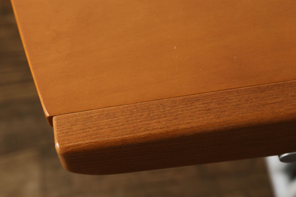 中古　イタリア　ポッゾーリ社(POZZOLI)　OZZIO-オッジオ　ユニークなデザインが目を引くエレベーターテーブル(定価約24万円)(昇降式テーブル、エクステンションテーブル、ローテーブル、ダイニングテーブル)(R-058288)