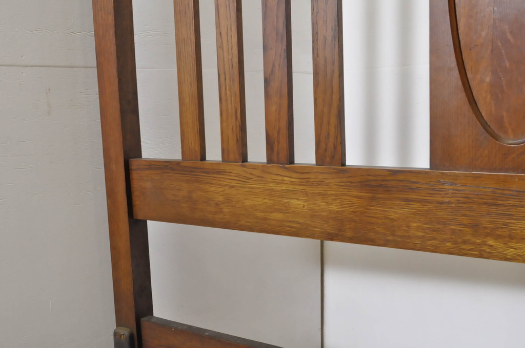 イギリスアンティーク　オーク材　アールデコ　シックでクラシカルな空間づくりにおすすめのベッドフレーム(ダブルベッド、英国)(R-063839)