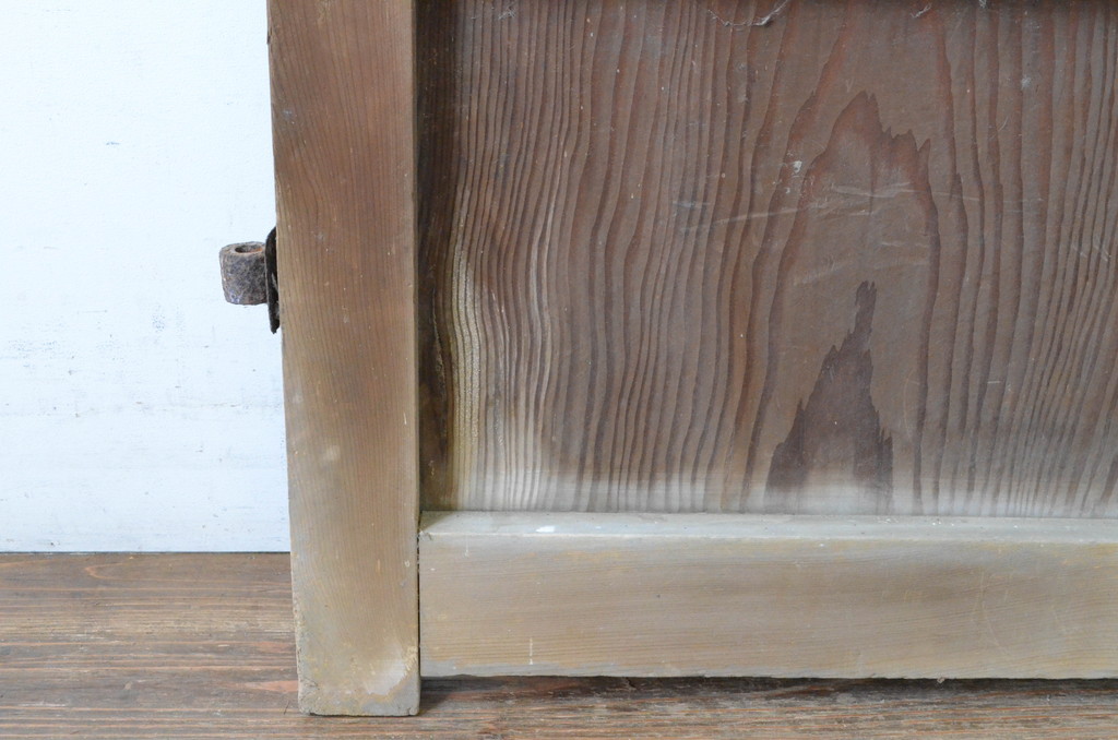 アンティーク建具　総杉材・一枚板　両開き　経年の古い木の質感が魅力の門扉一対(2枚セット、蔵戸、建具、玄関戸、玄関ドア)(R-065064)