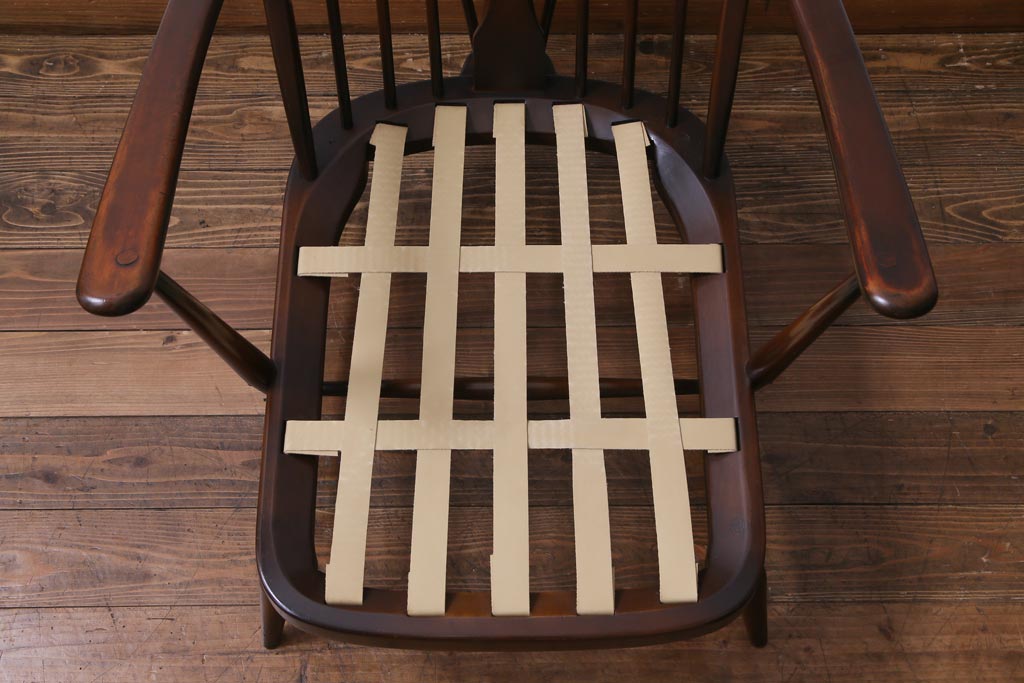 ヴィンテージ家具　イギリスビンテージ　ERCOL(アーコール)　ゆったりと座れる憩いのイージーチェア(ラウンジチェア、一人掛けソファ)(2)