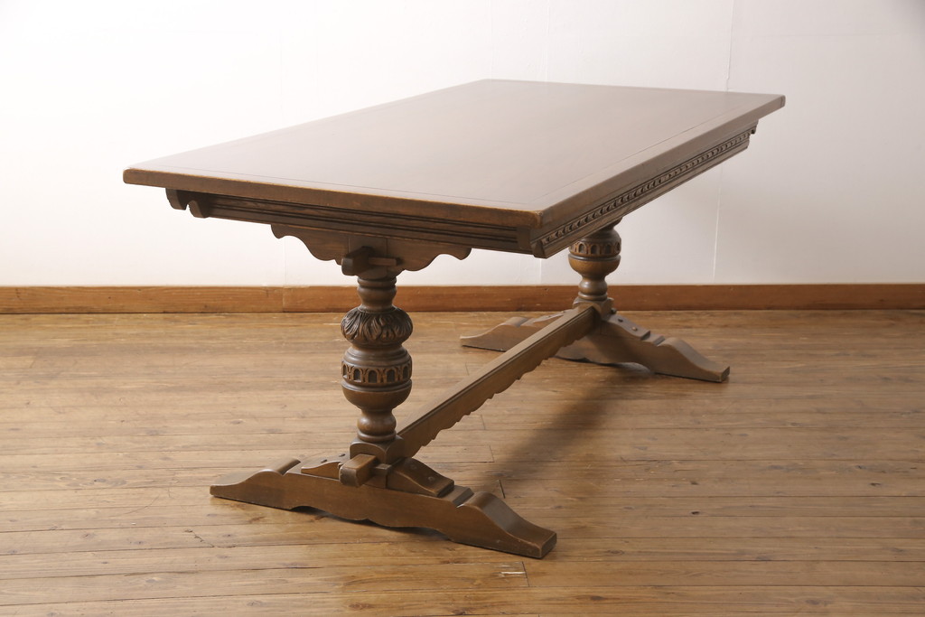 イギリスビンテージ　オーク材　バルボスレッグが存在感を放つ!重厚な佇まいのダイニングテーブル(4人掛け、6人掛け、作業台、ヴィンテージ)(R-054820)