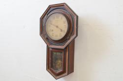 アンティーク時計　ドイツ製　JUNGHANS(ユンハンス)社　凝った意匠が目を引く掛け時計(振り子時計、柱時計、古時計)(R-072399)