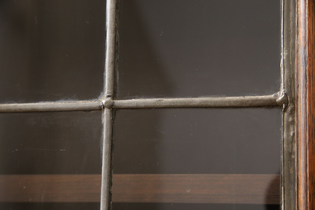 イギリスアンティーク　オーク材　シンプルなステンドグラス入りのシックなブックケース(本棚、本箱、収納棚、キャビネット、飾り棚)(R-054640)
