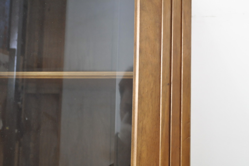 フランスアンティーク　チーク材　ローズウッド　美しい木目と飾り彫りが魅力的なキャビネット(ブックケース、本箱、飾り棚、戸棚、収納棚)(R-055777)