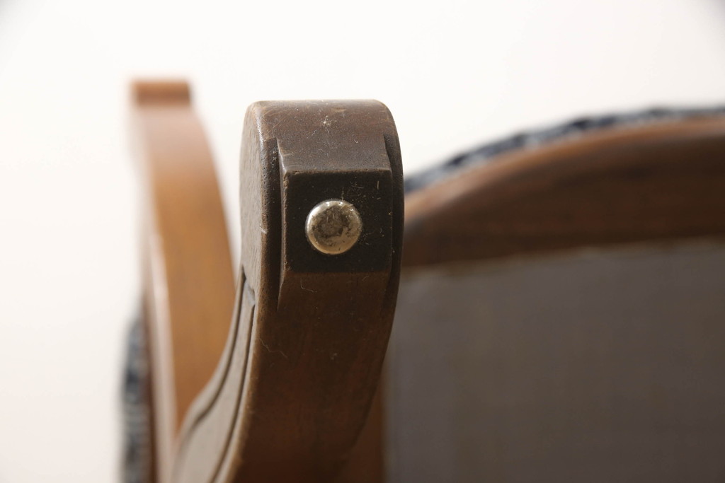 中古　DREXEL HERITAGE(ドレクセルヘリテイジ)　ESPERANTO(エスペラント)　上品な曲線デザインが高級感を醸し出すアーム付きダイニングチェア(アームチェア、イス、椅子)(定価約24万円)(R-066186)