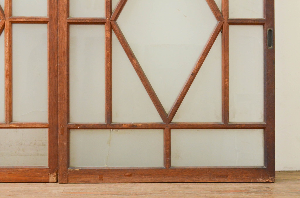 アンティーク建具　大正ロマン　菱形デザイン　ノスタルジックな雰囲気漂うガラス窓2枚セット(引き戸、ガラス戸)(R-071918)