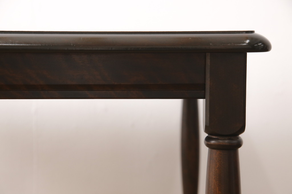 中古　美品　北海道民芸家具　細見の脚など繊細なデザインが美しいダイニングテーブル(2人掛け用ダイニングテーブル)(R-054699)