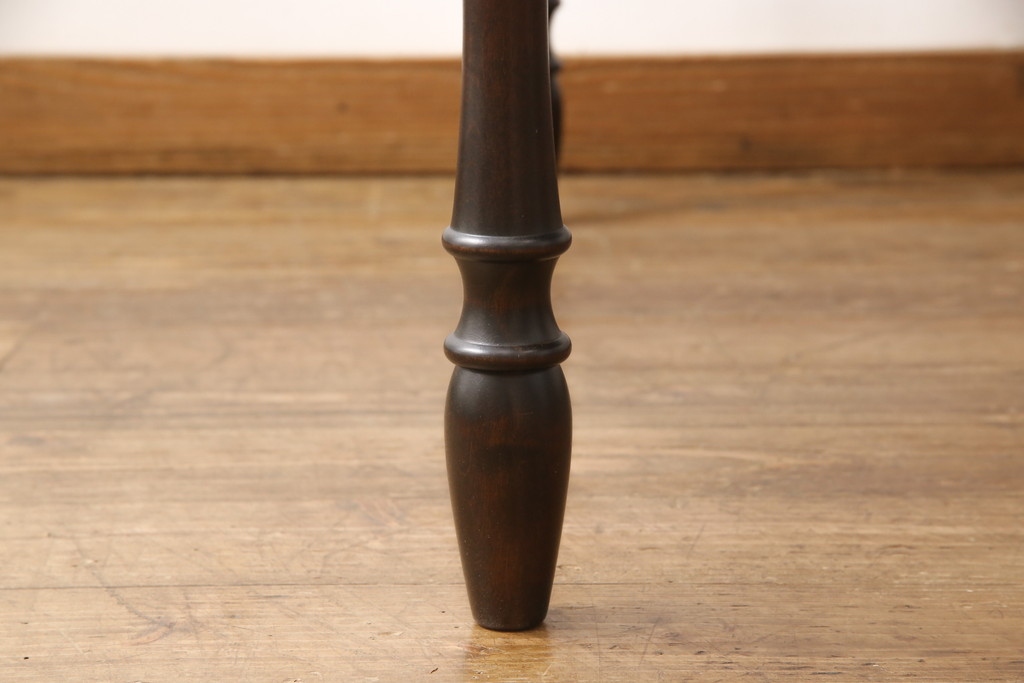 中古　美品　北海道民芸家具　細見の脚など繊細なデザインが美しいダイニングテーブル(2人掛け用ダイニングテーブル)(R-054699)