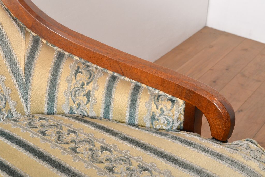 中古　美品　DREXEL HERITAGE(ドレクセルヘリテイジ)　Upholstery(アップホルスタリー)　ワンランク上の上質なお部屋作りにぴったりの3人掛けソファ(アームソファ、3P)(R-055934)