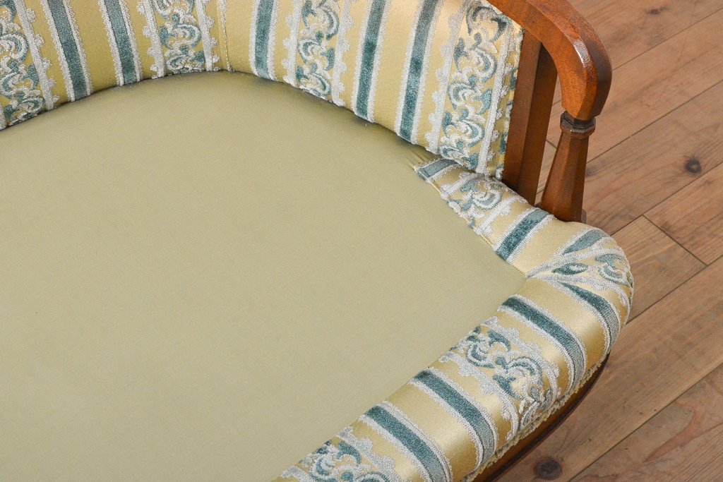 中古　美品　DREXEL HERITAGE(ドレクセルヘリテイジ)　Upholstery(アップホルスタリー)　ワンランク上の上質なお部屋作りにぴったりの3人掛けソファ(アームソファ、3P)(R-055934)