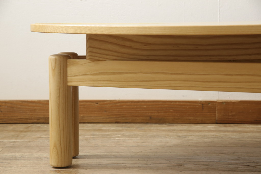 中古　美品　Cassina(カッシーナ)製　119　シンドバッド(SINDBAD)　ヴィコ・マジストレッティデザイン　別々に使用できるデザインが機能的なローテーブルセット(センターテーブル、サイドテーブル)(定価約41万円)(R-059914)