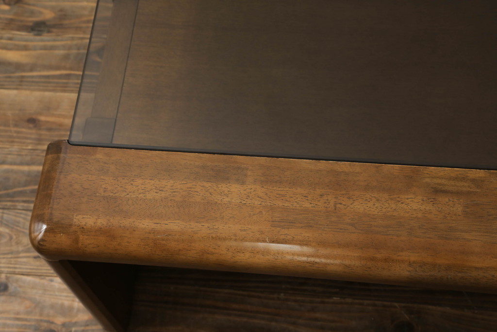 和製ビンテージ　maruni(マルニ木工)　ガラストップがお洒落なセンターテーブル(ローテーブル、リビングテーブル、カフェテーブル、座卓、ヴィンテージ)(R-070805)