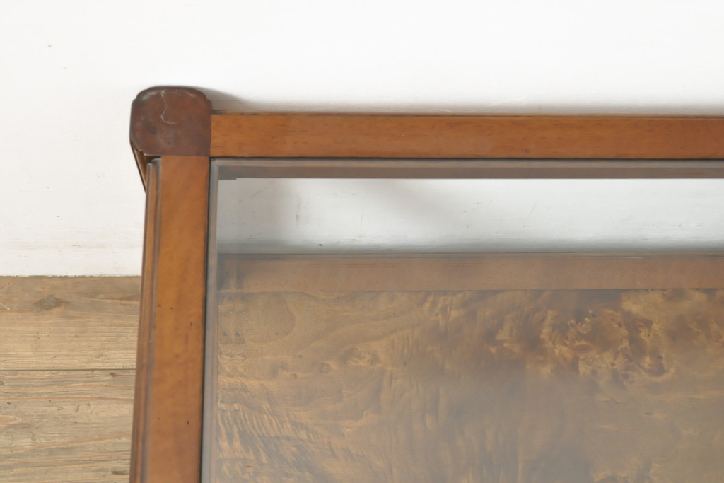 中古　美品　高級ヨーロッパ輸入家具　マホガニー材　サイドテーブル(ローテーブル、ナイトテーブル、センターテーブル)(定価約18万円)(R-055939)