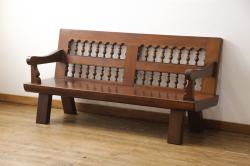 イギリスアンティーク　ウォールナット材　透かし彫りなど細やかなつくりが目を引く1人掛けソファ(一人掛けソファ、アームチェア、ラウンジチェア)(R-054519)