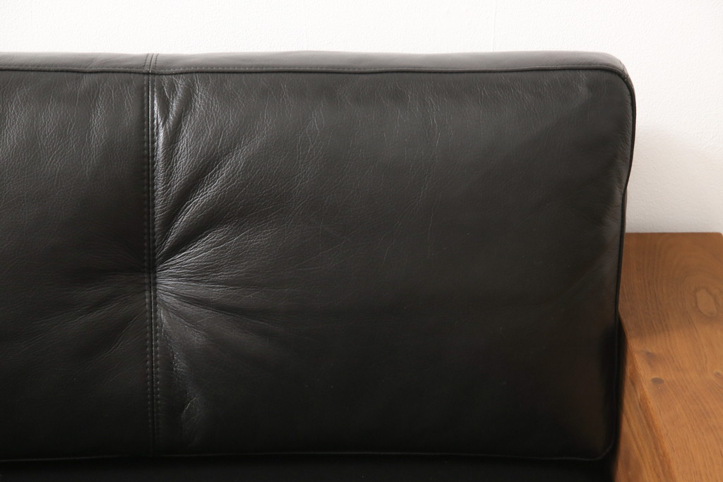 中古　REAL Style(リアルスタイル)　GRAN sofa(グランソファ)　ウォールナット無垢材　本革　モダンな空間を演出する3人掛けソファ(三人掛け、3P、アームソファ)(R-051790)