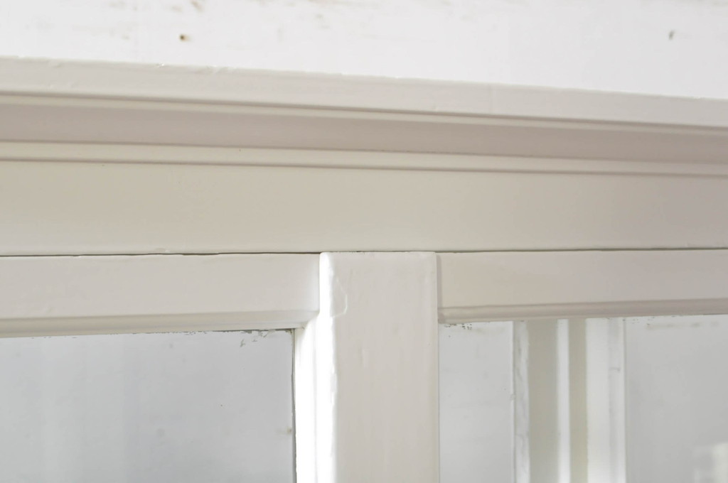 和製アンティーク　ホワイトカラーが爽やかな四面ガラスのケビントガラスケース(ショーケース、デンタルケース、デンタルキャビネット、陳列棚、飾り棚、収納棚、戸棚、店舗什器)(R-065799)