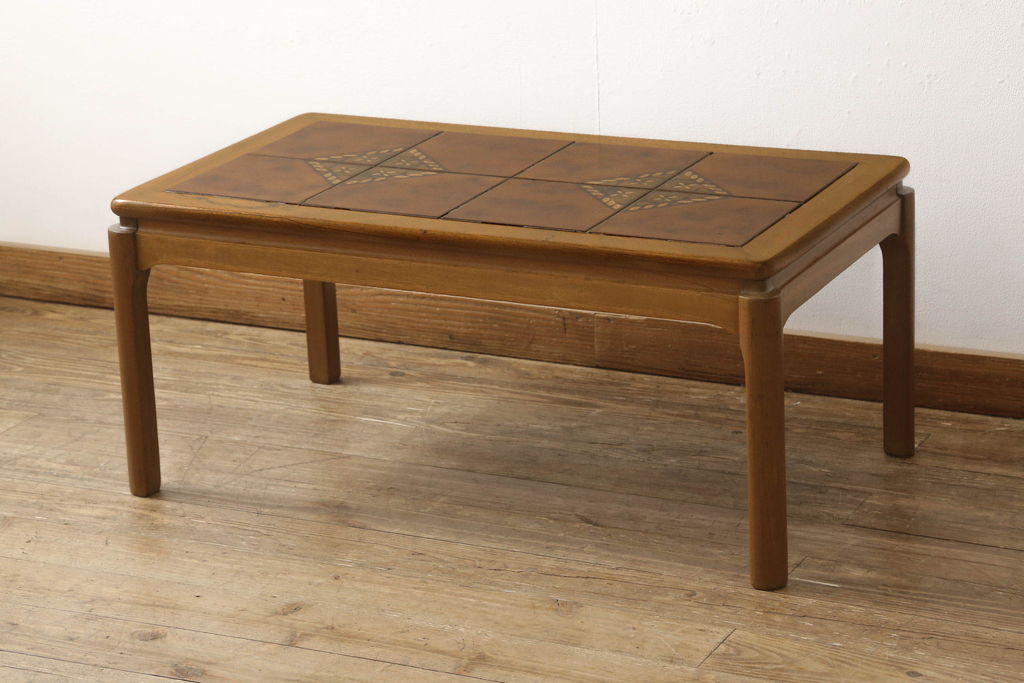 イギリスヴィンテージ　チーク材　 ユニセックスなデザインがお洒落なタイルトップセンターテーブル(コーヒーテーブル、リビングテーブル、ビンテージ)(R-049594)