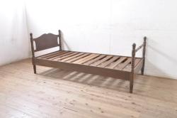 中古　極美品　2017年製　NIHON BED(日本ベッド)　希少!シンプルモダンな空間づくりにおすすめのベッド(セミダブル)(定価約31万9千円)(R-050662)