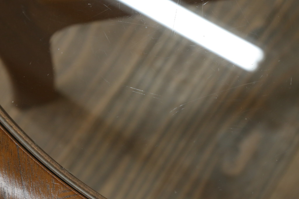 イギリスビンテージ　北欧スタイルやモダンスタイルの空間づくりにおすすめのガラストップセンターテーブル(ラウンドテーブル、丸テーブル、ローテーブル、リビングテーブル、英国、ヴィンテージ)(R-065813)