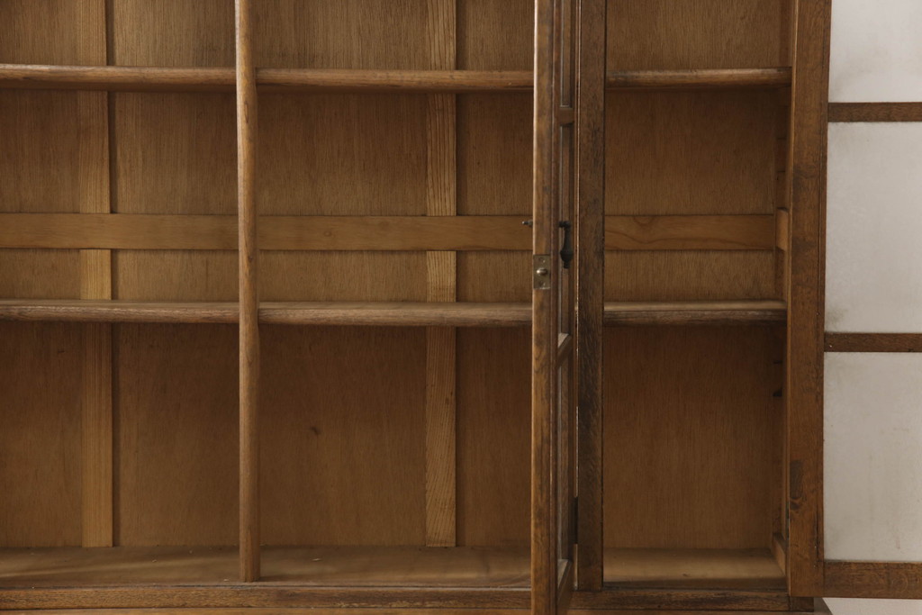 和製アンティーク　ナラ材　大正ロマンの雰囲気漂うキャビネット(食器棚、収納棚、戸棚、カップボード)(R-066364)